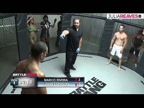 ❤️ Ultimate Fighter akimtosa msichana nambari baada ya pigano ulingoni Ngono ❌